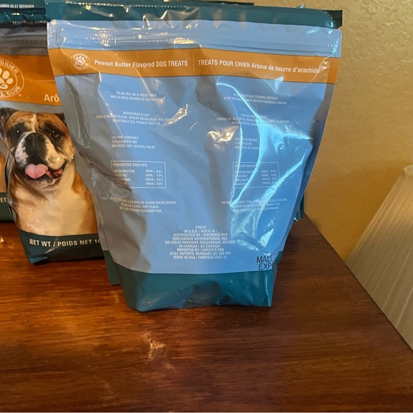 Greenbrier Kennel Club Peanut Butter Flavor Dog Biscuits. - Picture 3 of 4